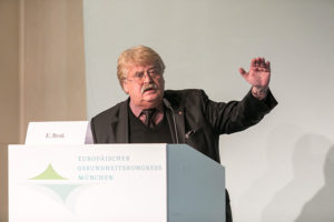 Elmar Brok: "TTIP kann Kosten für klinische Entwicklung reduzieren." Fotografie Klaus Wolf