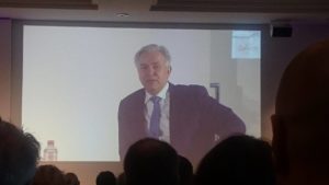 Hoher Besuch beim diesjährigen Alpensymposium: Klaus Wowereit, Ex-Bürgermeister von Berlin, über seine spannende Amtszeit.