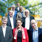 Gaben beim Family Day den Startschuss für den High-Tech Gründerfonds III: Dr. Johannes Velling, BMWi, Dr. Katrin Leonhardt, KfW, Dr. Michael Brandkamp, High-Tech Gründerfonds, Thomas Doppelberger, Leiter Fraunhofer Venture, Dr. Ulrich Schriek, Qiagen, Dr. Helmut Schelling, Vector Informatik, Dr. Alex v. Frankenberg, High-Tech Gründerfonds sowie Markus Solibieda, BASF Venture Capital (von unten nach oben, links nach rechts).