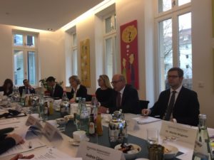 Gemeinsam mit der Börse Stuttgart hat das Deutsche Aktieninstitut die neueste Studie vor Medienvertretern präsentiert.