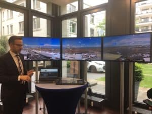 Auf der Bilanz-Pressekonferenz in Frankfurt veranschaulicht Frequentis seinen Control Tower.