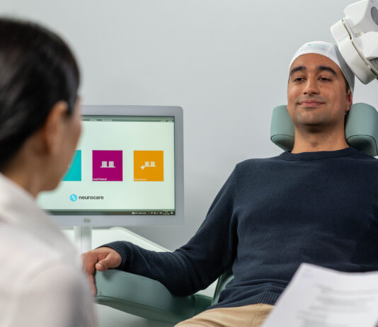 TVM Capital Healthcare investiert 16 Millionen Euro in neurocare Patient, der mit dem neurocare-System TMS behandelt wird. Copyright: neurocare group AG