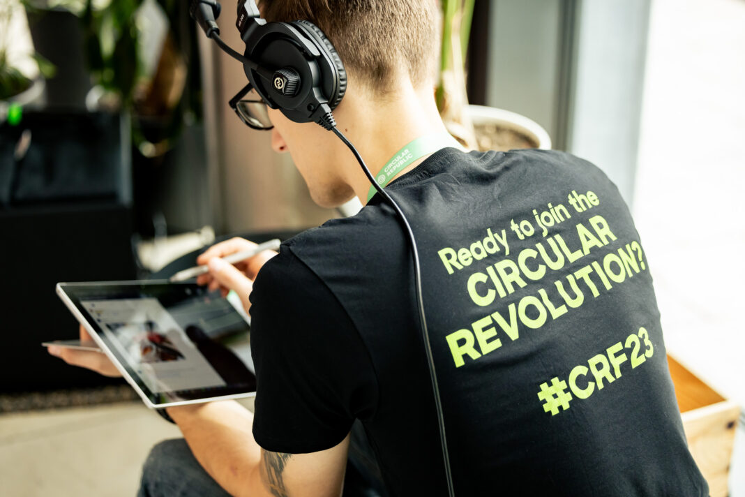 Rückenansicht eines RE-SHIRTs. Copyright: RE-SHIRT GbR