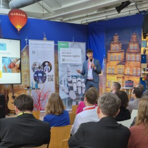 Präsentation des Skincubators. Copyright: HTGF