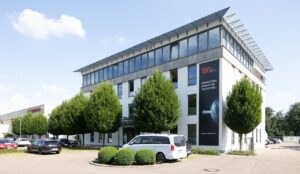 Der schwäbische Elektrotechnik-Spezialist Pfisterer hat den ersten Börsengang dieses Jahres hierzulande eingeläutet.