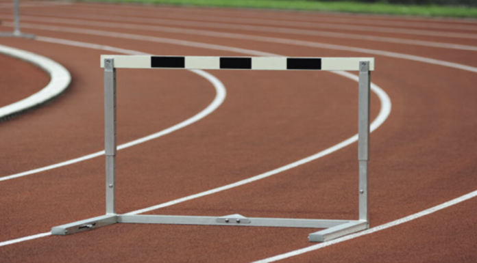 Symbolbild "Hürdenlauf". Copyright: belamy - stock.adobe.com