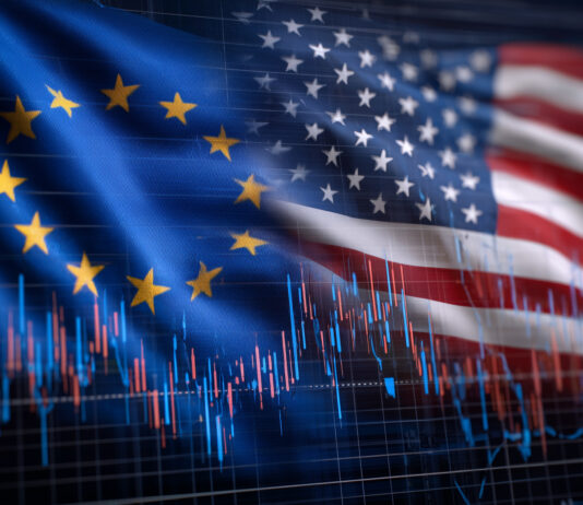 Symbolbild. A flag of the United States and the European Union is displayed on a graph. Copyright: lashkhidzetim - stock.adobe.com