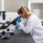 Zellkultur-Mikroskop. © PL BioScience GmbH