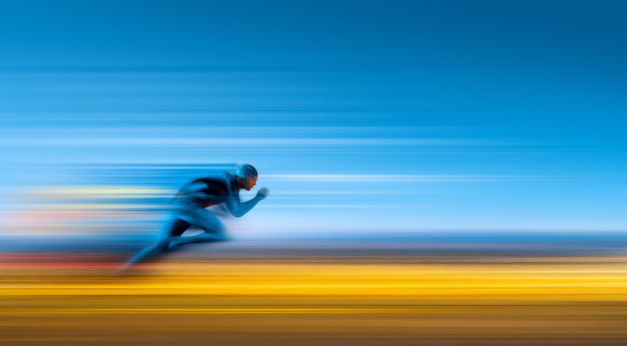 Maximaler Schub für die nächsten Jahre! Tubulis sichert sich 308 Mio. EUR Symbolbild "Speed". Biegacz w ruchu z efektem prędkości i dynamicznym rozmyciem. Copyright: AltisArt - stock.adobe.com