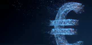 Symbolbild. Euro currency symbol with a glowing blue polygonal wireframe design. Electronic money, digital banking, and futuristic financial technology. Copyright: Taiwo - stock.adobe.com