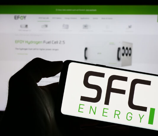 SFC Energy kauft Siqens-Vermögenswerte