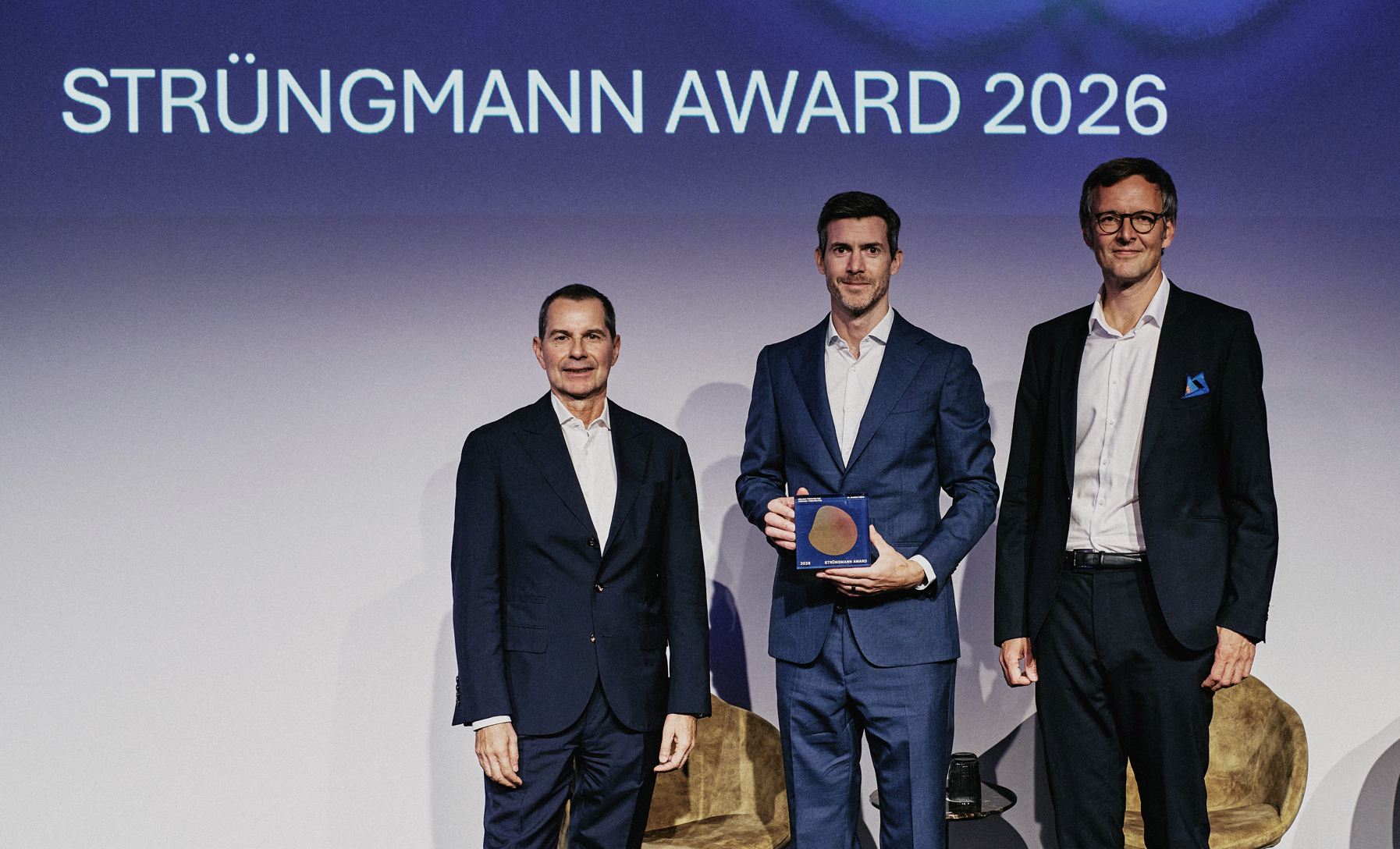 Die Finalisten des Strüngmann Award 2026. V.l.n.r.: Dr. Stefano Portolano, Dr. Jonathan Talbot, Prof. Dr. Wieland Sommer